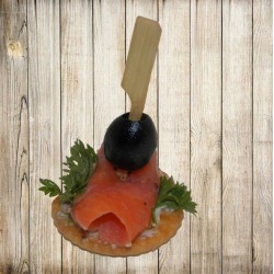 Канапе - Сьомга на крекері