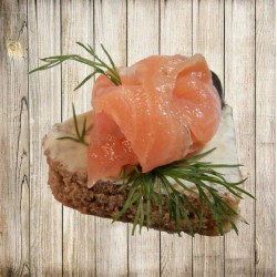 Канапе - Сьомга на житньому хлібі Канапе - Сьомга на житньому хлібі