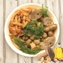 Асорті маринованих грибів