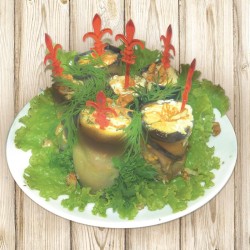 Баклажани з горіховою начинкою